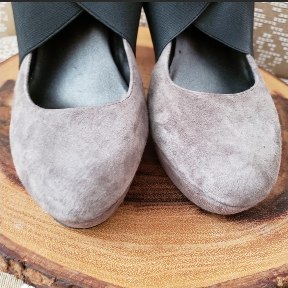 Beautiful Jessica Simpson heels Sold - Picture 2 of 5
